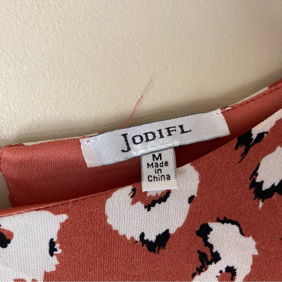 JODIFL Women’s Rust and White Leopard Animal Print Dress - Picture 3 of 6